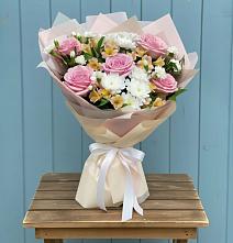 Букет цветов из:  Гвоздики, Орхидеи и Розы в Ногинск-5