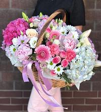 Композиция солнечный день в Ногинск-5 Цветочная композиция из Розы, Хризантемы, Пионы и Лизиантусы в корзине в Ногинск-5