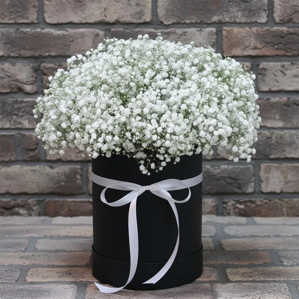 Цветочная композиция из Гипсофила в шляпной коробке в Ногинск-5