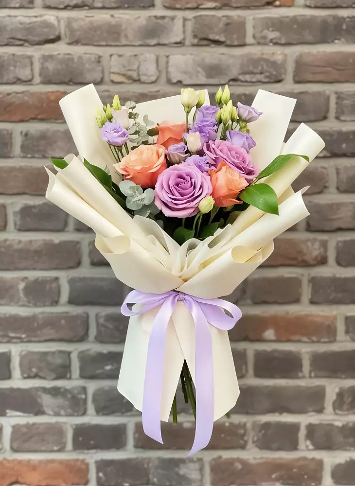 Букет цветов из: Лизиантусы и Розы в Ногинск-5