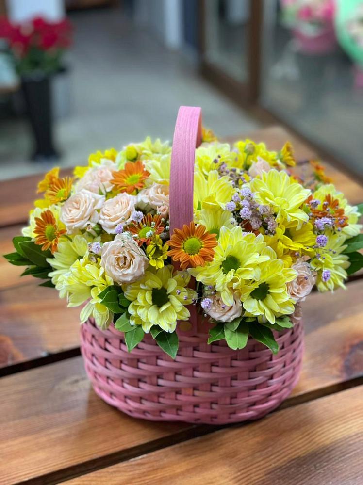 Цветочная композиция из Хризантемы и Розы в корзине в Ногинск-5