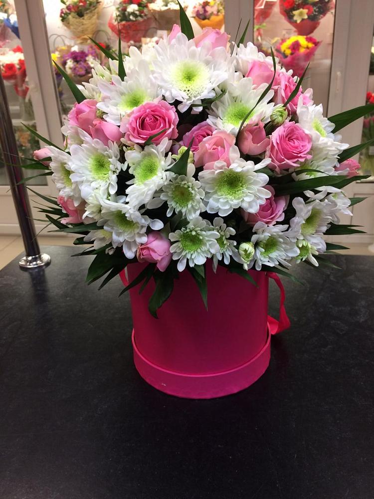 Цветочная композиция из Розы и Хризантемы в шляпной коробке в Ногинск-5