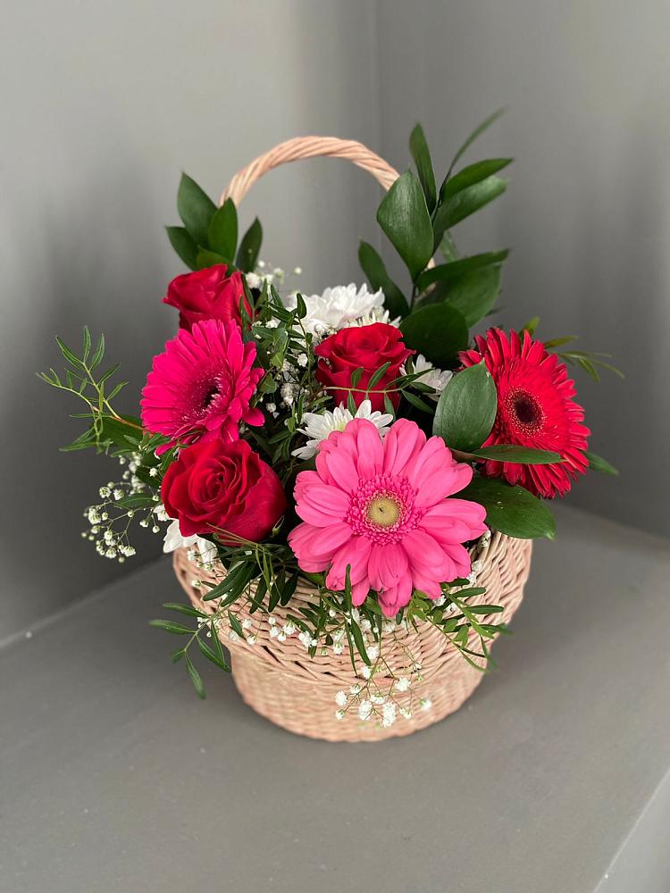 Цветочная композиция из Розы, Хризантемы и Герберы в корзине в Ногинск-5